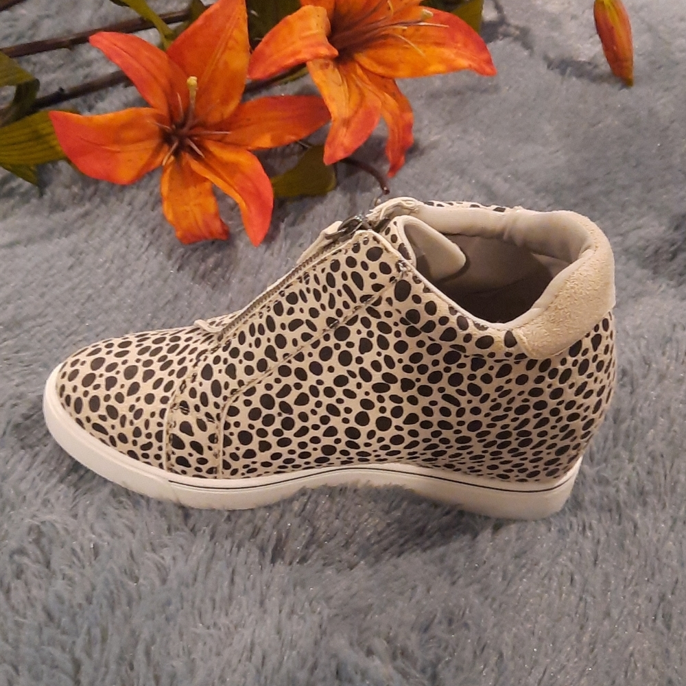 NEVER WORN!! Sugar Glitz Cheetah Wedge Shoes